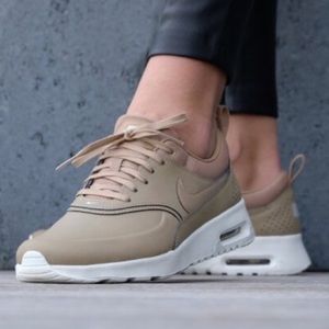 NIKE 6 AIR MAX THEA (CAMEL)